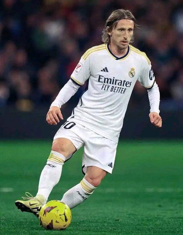 阿莱尼亚：当时我在巴萨没有位置，库库雷利亚也是一样