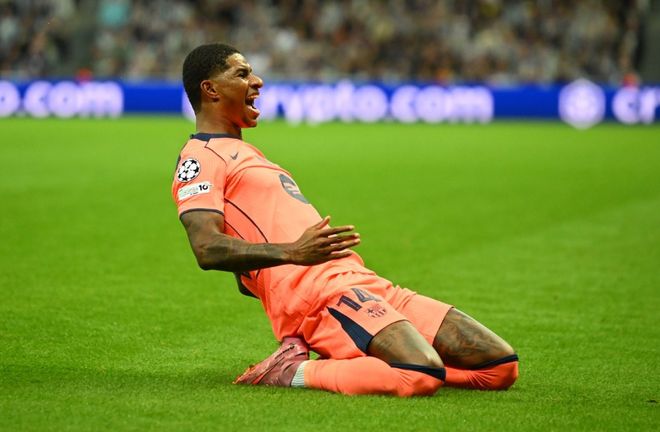 每体：弗里克将与巴萨续约一年，他在巴萨舒适&可能再待三、四年