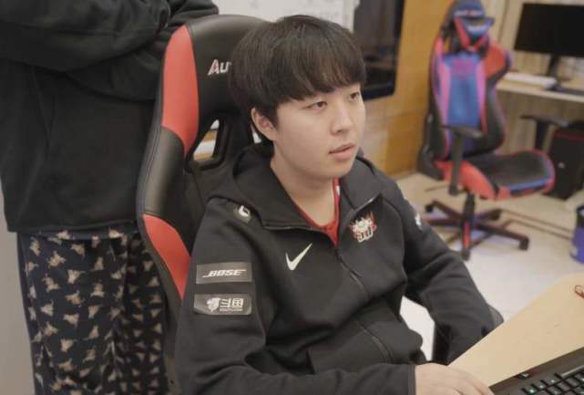 庭夜间的照 庭夜间的照